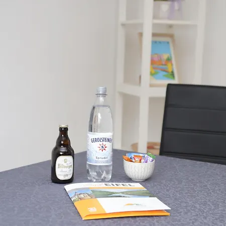 Individual - Zentrale, Ruhige In Innenstadt - Kueche, Parkplatz, Terrasse, Smarttv, Netflix * Bitburg