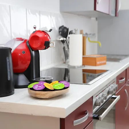 Individual - Zentrale, Ruhige In Innenstadt - Kueche, Parkplatz, Terrasse, Smarttv, Netflix * Bitburg