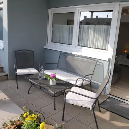 Individual - Zentrale, Ruhige In Innenstadt - Kueche, Parkplatz, Terrasse, Smarttv, Netflix * Bitburg