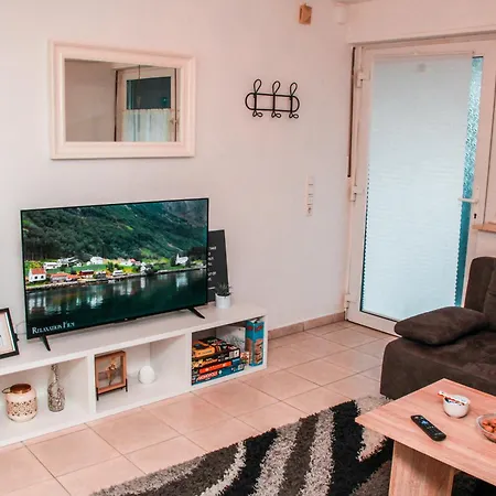 Individual - Zentrale, Ruhige In Innenstadt - Kueche, Parkplatz, Terrasse, Smarttv, Netflix Bitburg