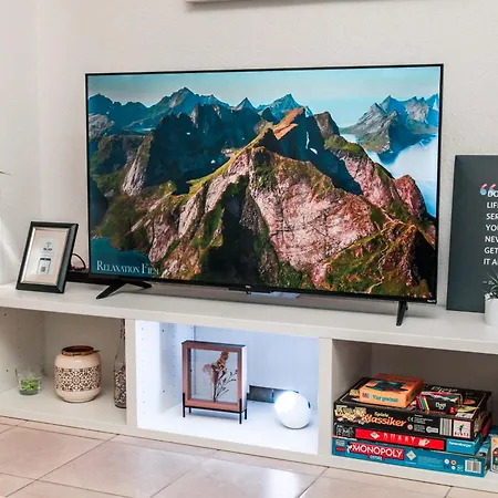 Individual - Zentrale, Ruhige In Innenstadt - Kueche, Parkplatz, Terrasse, Smarttv, Netflix Appartement *