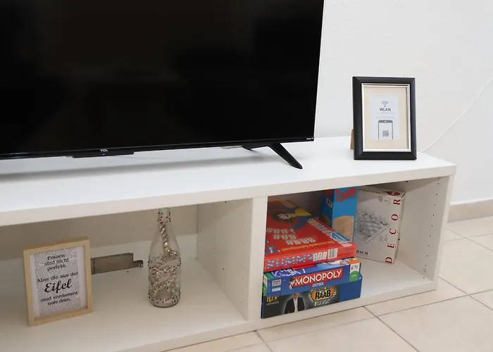 Individual - Zentrale, Ruhige In Innenstadt - Kueche, Parkplatz, Terrasse, Smarttv, Netflix Apartment *