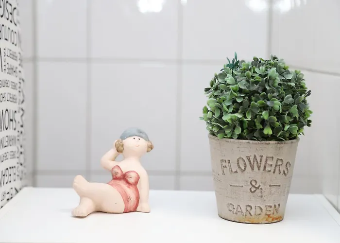 Individual - Zentrale, Ruhige In Innenstadt - Kueche, Parkplatz, Terrasse, Smarttv, Netflix * Bitburg