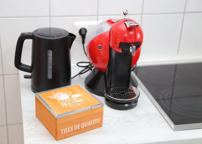 Individual - Zentrale, Ruhige In Innenstadt - Kueche, Parkplatz, Terrasse, Smarttv, Netflix Apartment *