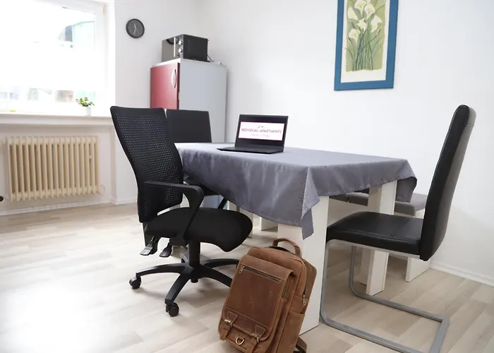 Individual - Zentrale, Ruhige In Innenstadt - Kueche, Parkplatz, Terrasse, Smarttv, Netflix Apartment Bitburg