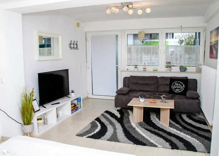 Individual - Zentrale, Ruhige In Innenstadt - Kueche, Parkplatz, Terrasse, Smarttv, Netflix * Bitburg