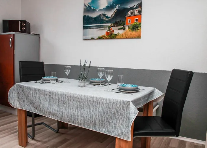 Individual - Zentrale, Ruhige In Innenstadt - Kueche, Parkplatz, Terrasse, Smarttv, Netflix *