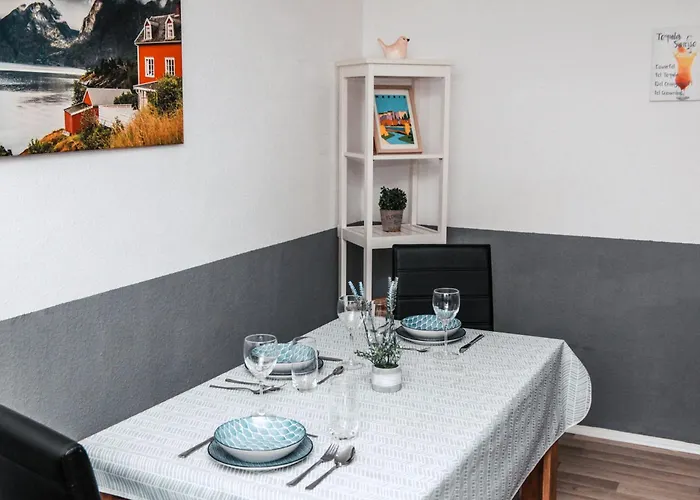 Individual - Zentrale, Ruhige In Innenstadt - Kueche, Parkplatz, Terrasse, Smarttv, Netflix